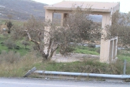 Οικόπεδο  με κτίσμα στις Μελέσσες Ηρακλείου Κρήτης